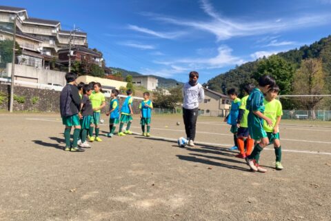 2021.10.24　２・３・４（５）年生　ＴＲＭ　奇数本チーム（負）２－７／偶数本チーム（負）０ー４　vs　あざみ野ＦＣ　Ｕ－１０（横浜市）